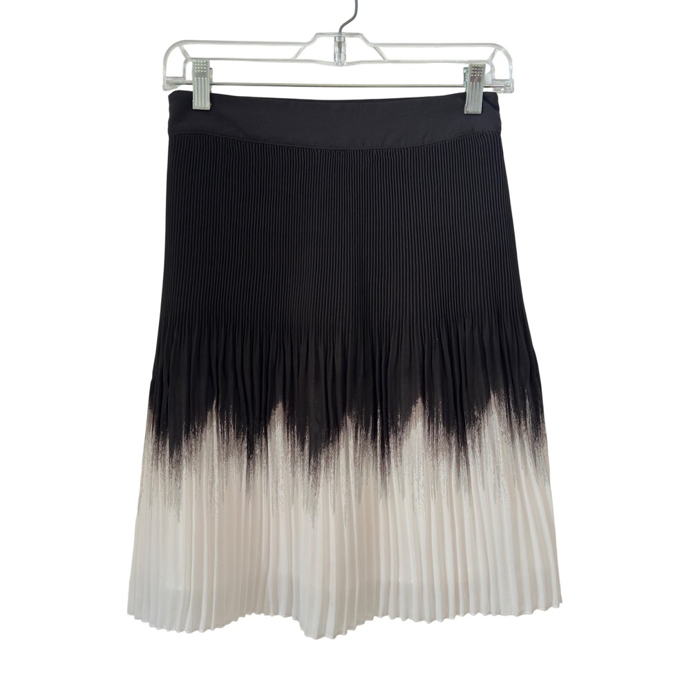 White House Black Market Pleated Skirt Ombre Black White Accordion Midi Size 2